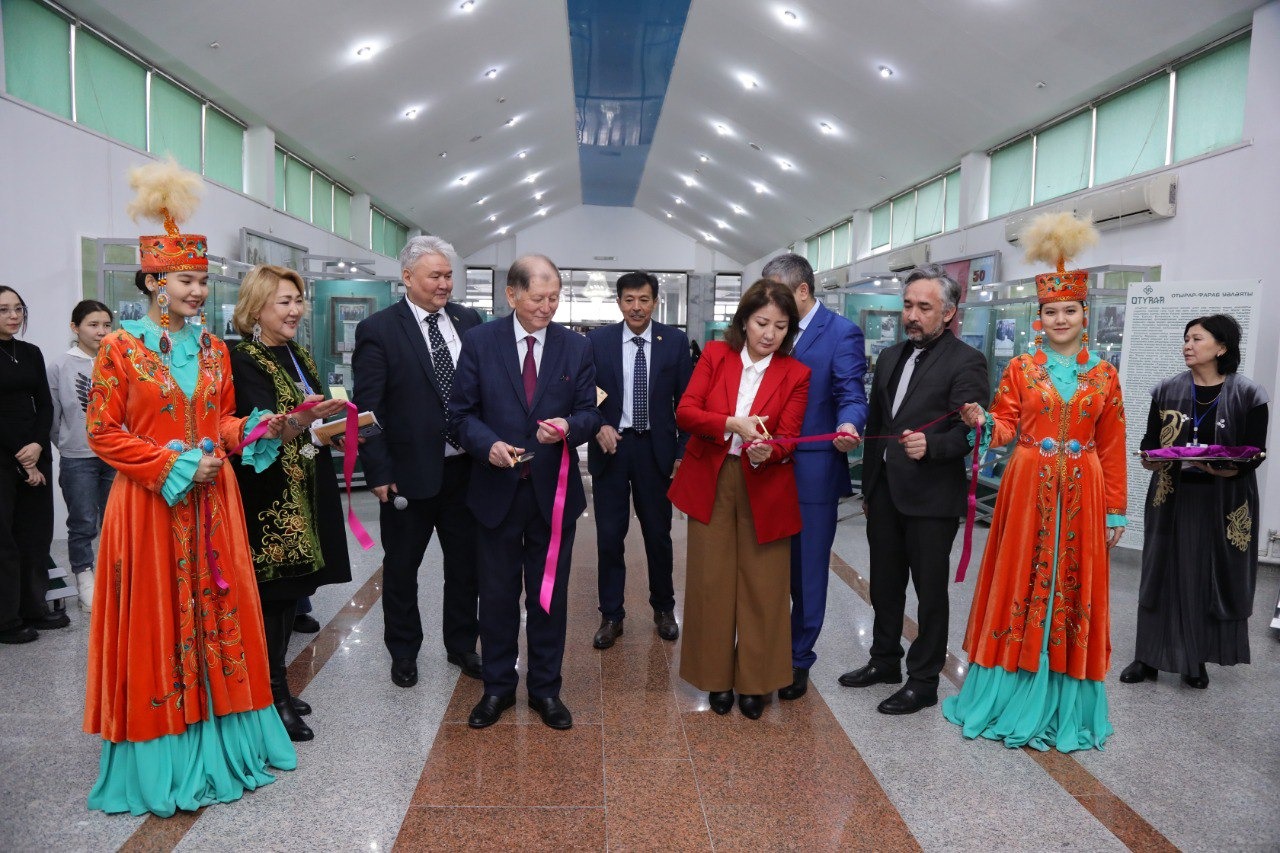 A traveling exhibition dedicated to the history of Otrar opened in KazNU