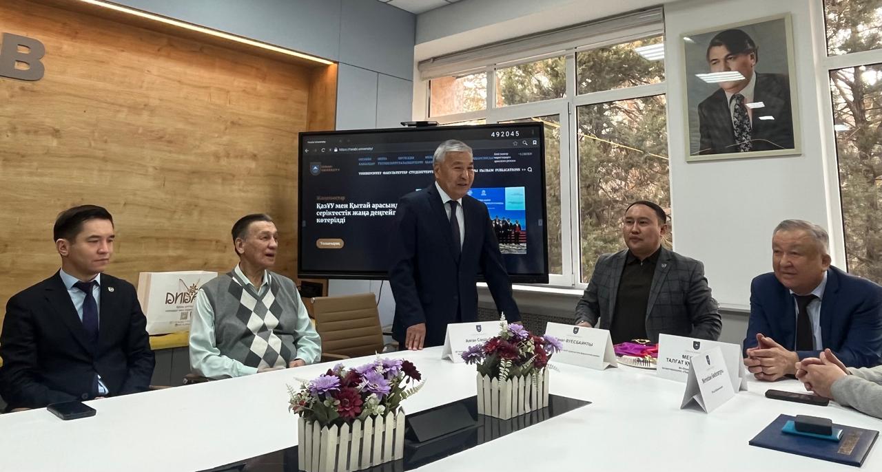 Кәсіби PR мамандарын даярлауға қажетті кітаптар көрмесі өтті