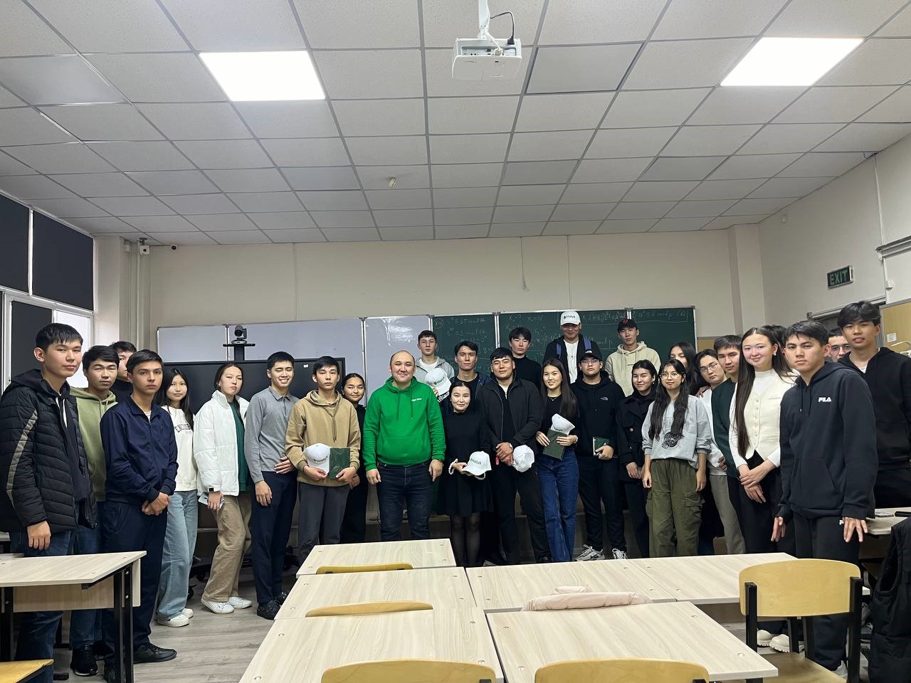 ТДМ 8: Лайықты жұмыс және экономикалық өсу.