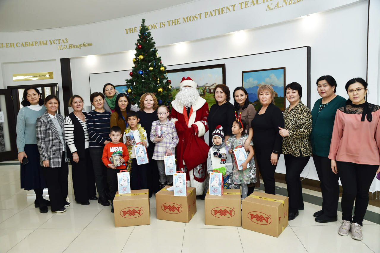 Children of KazNU employees received New Year presents