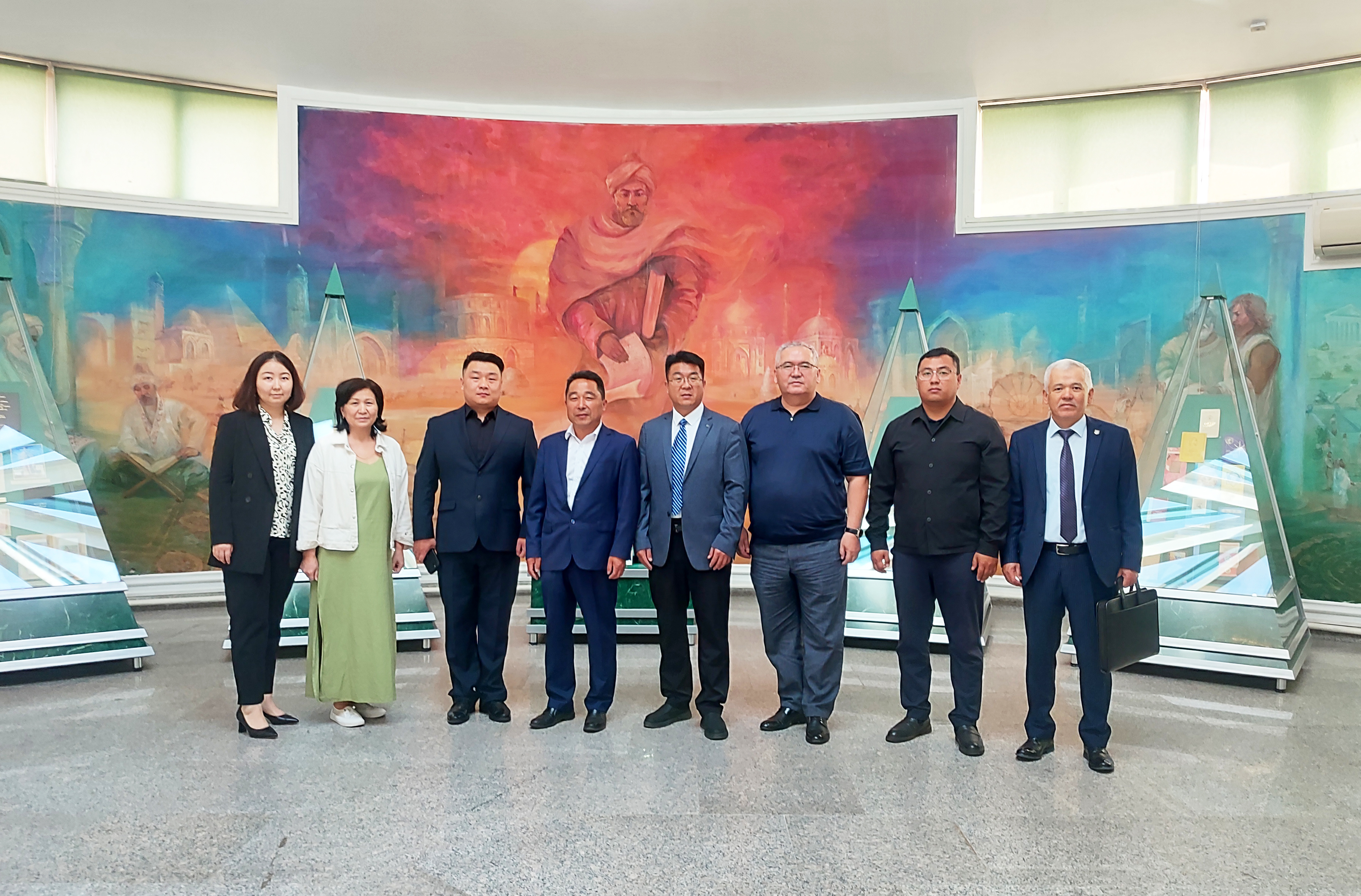 A delegation led by Magadan Tisheyar, Vice-President of Tabotabieh University in Iran, visited KazNU