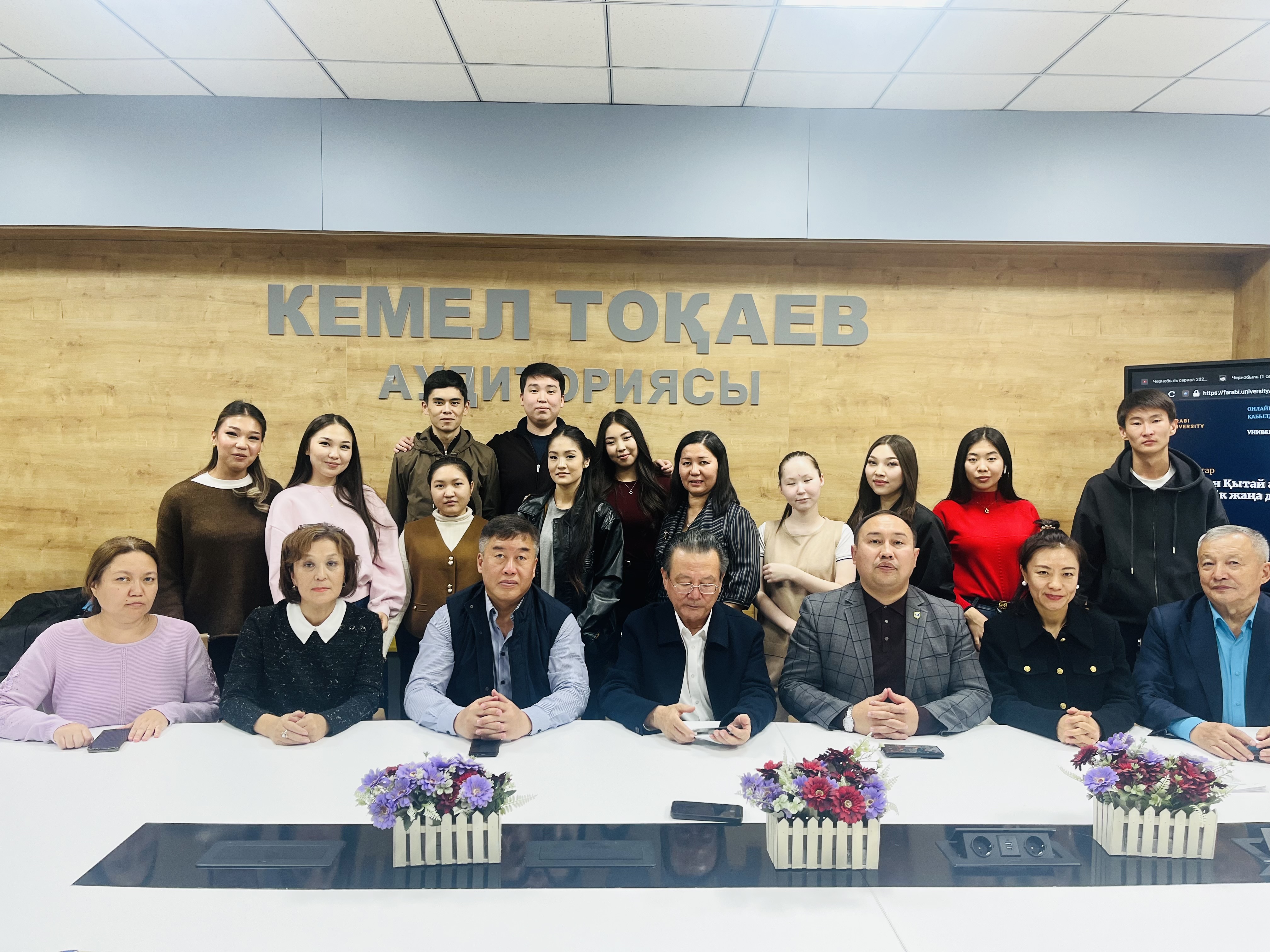 Қытай елінде танымал қазақ жазушысы ҚазҰУ-де қонақта