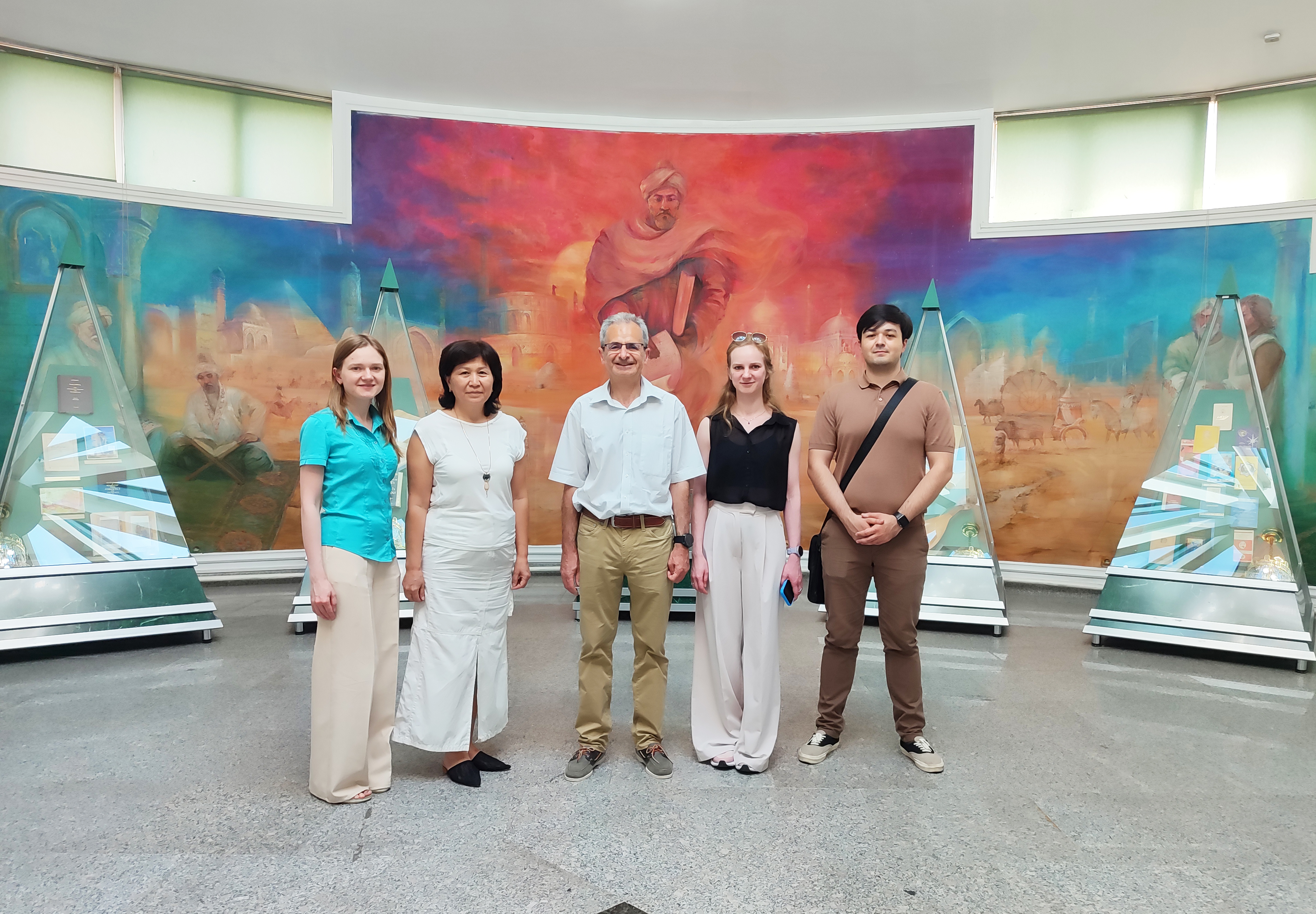 A tour of the museum was conducted for Dr. Mikhail Yevseevich Itskov (RWTH Aachen University, Germany), who visited the university for a scientific seminar with the participation of famous foreign scientists
