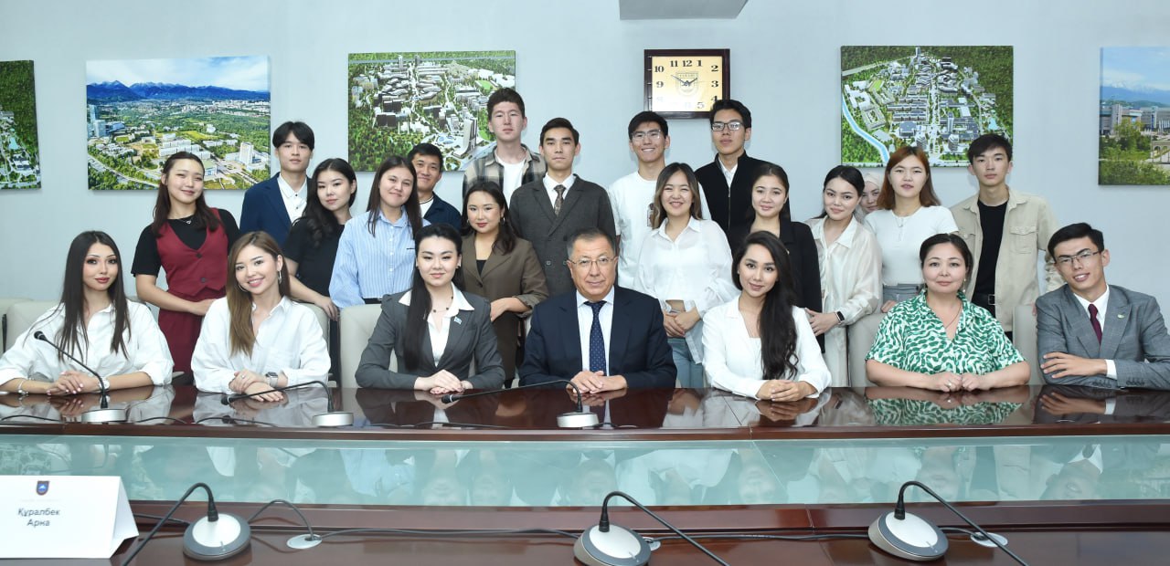 Rector met with active youth in a free format