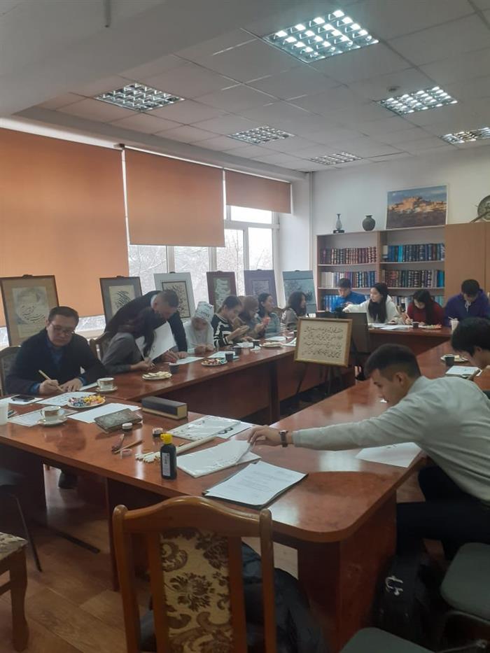 Араб-парсы жазуы каллиграфиясының шеберлік сыныбы өтті