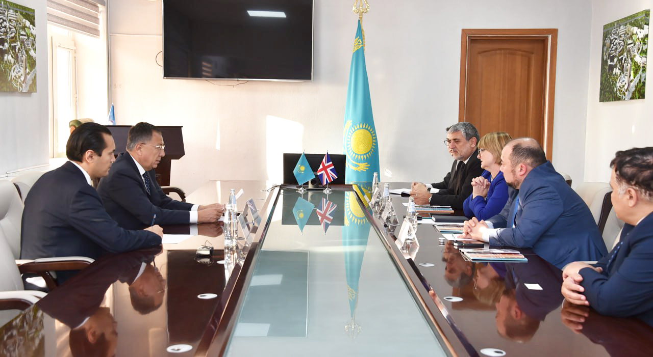 Ректор встретился с послом Великобритании в Казахстане