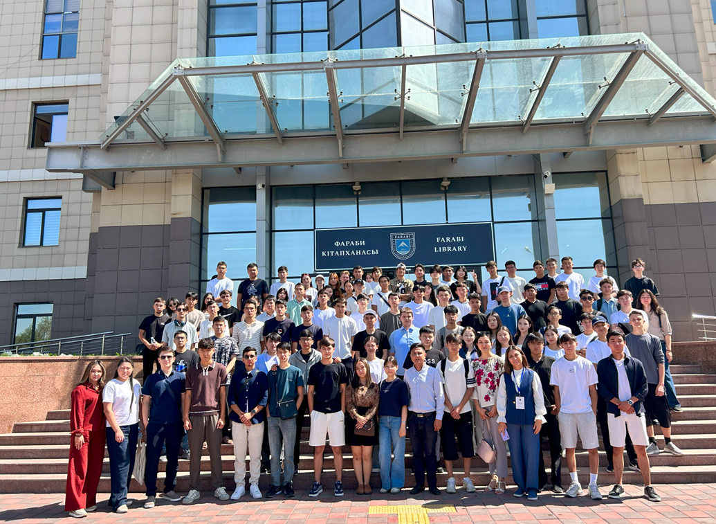 Ақпаратттық жүйелер кафедрасы 1 курс студенттерімен танысу кездесуін өткізді