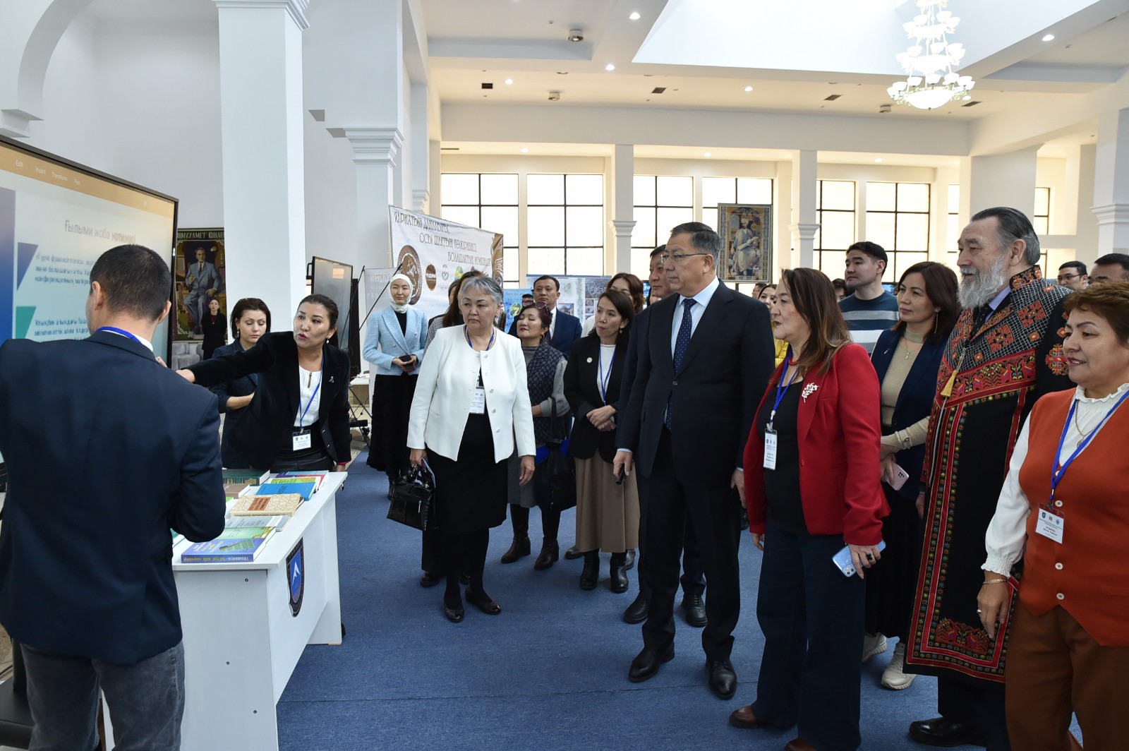 Presentation of the project "Lexicographic system of common Turkic phraseological units in Turkic languages" to the rector of KazNU Zh.K.Tuimebayev.
