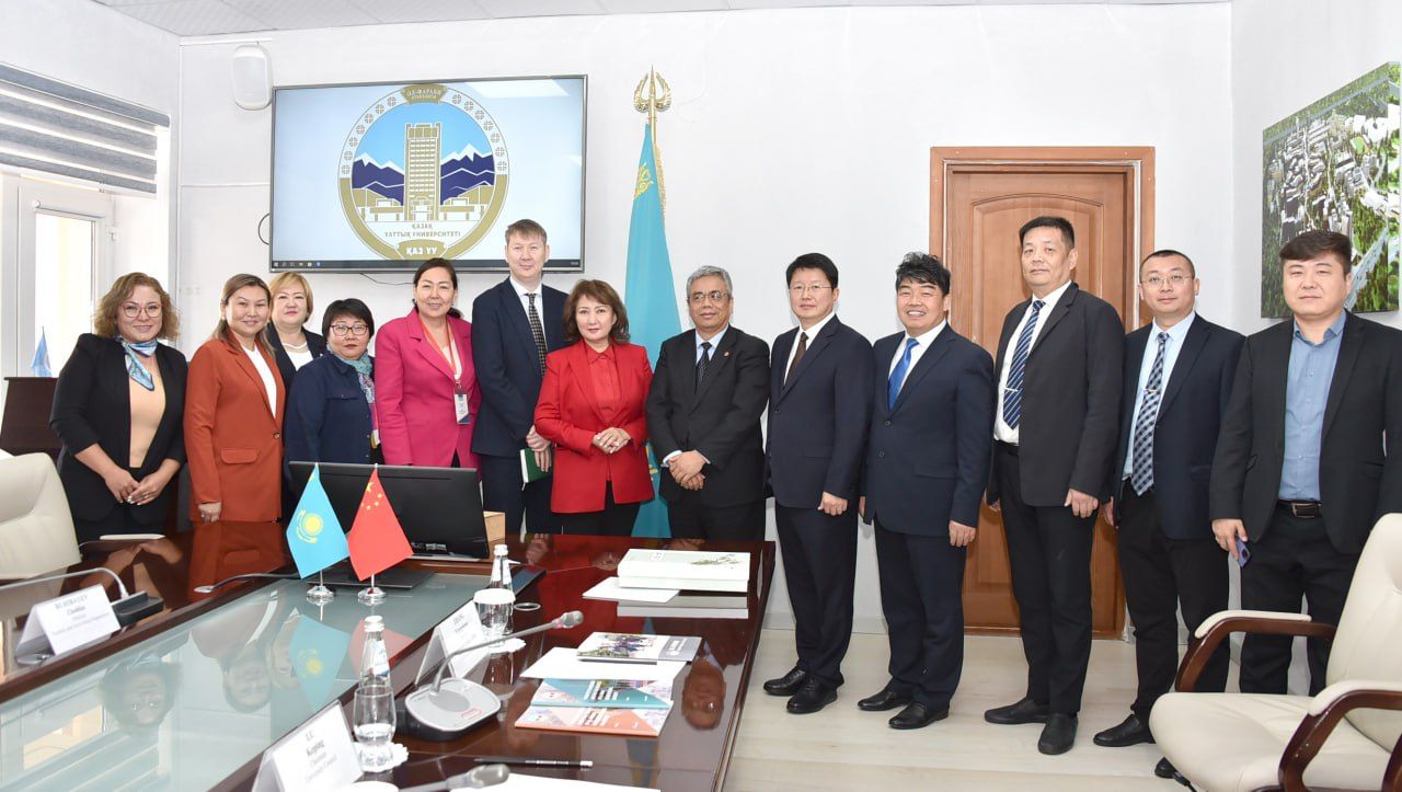 КазНУ расширяет сотрудничество с Хэнаньским университетом