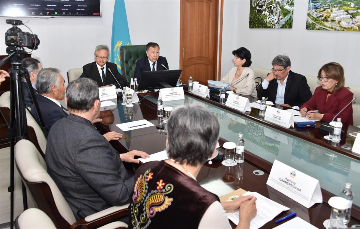 В КазНУ обсудили методы изучения и использования казахского языка
