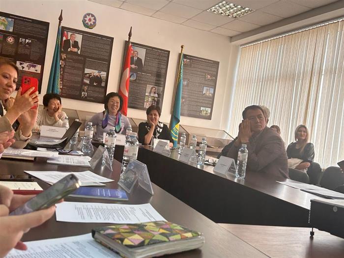 Theachers of the Department of the Middle East and South Asia made reports at the round table