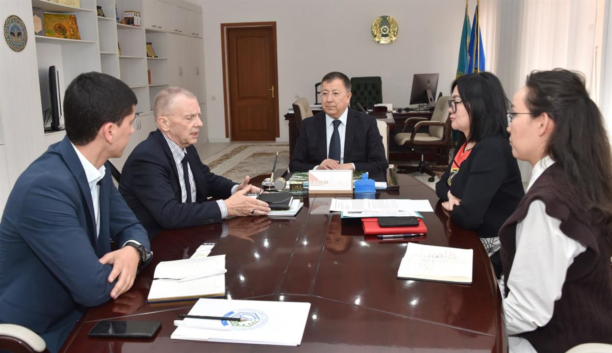ҚазҰУ Ташкент химия-технологиялық институтымен байланысты нығайтады