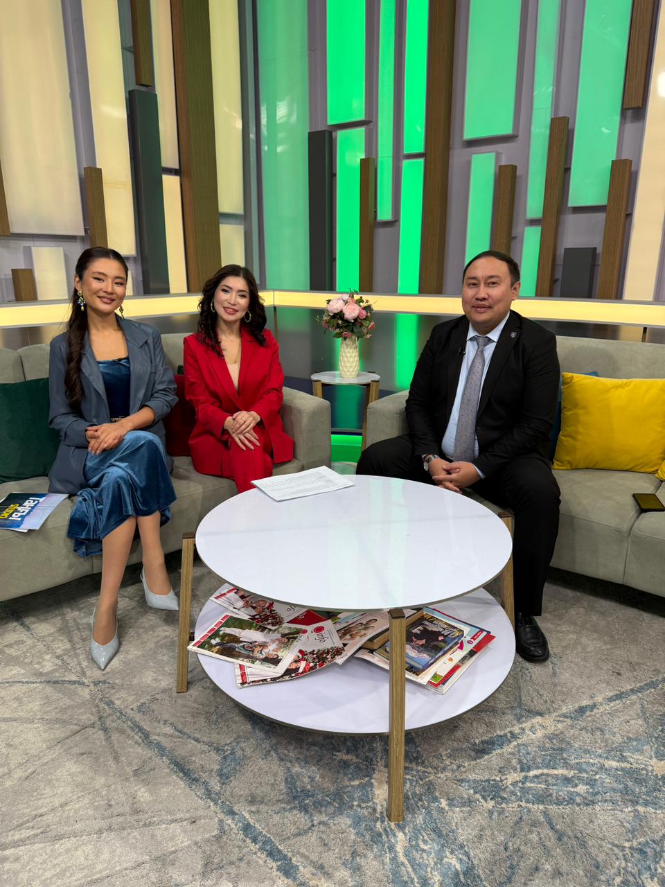 Білім мен БАҚ болашағы: Журналистика факультеті деканы таңғы эфирде өзекті мәселелерді талқылады