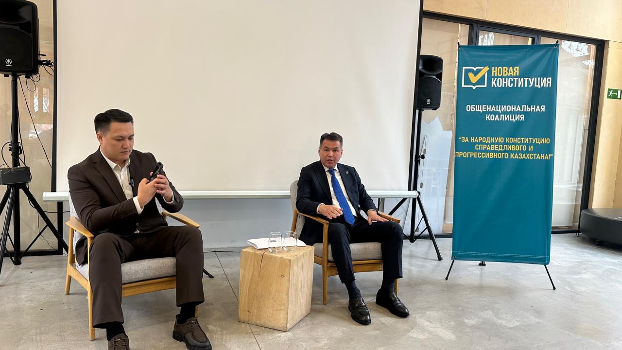 «Аюсай» визит-орталығында жастардың заңгер-сарапшымен Open-talk форматындағы ашық кездесуі өтті